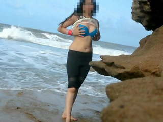 实 印度人 扫平 一对 pankhuri kunal 在 海滩: 性别 86